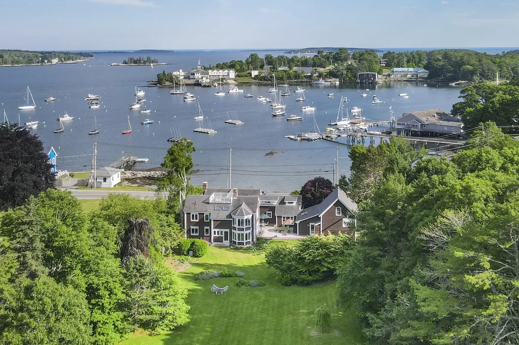 133 Western Avenue Boothbay Harbor ME 04538