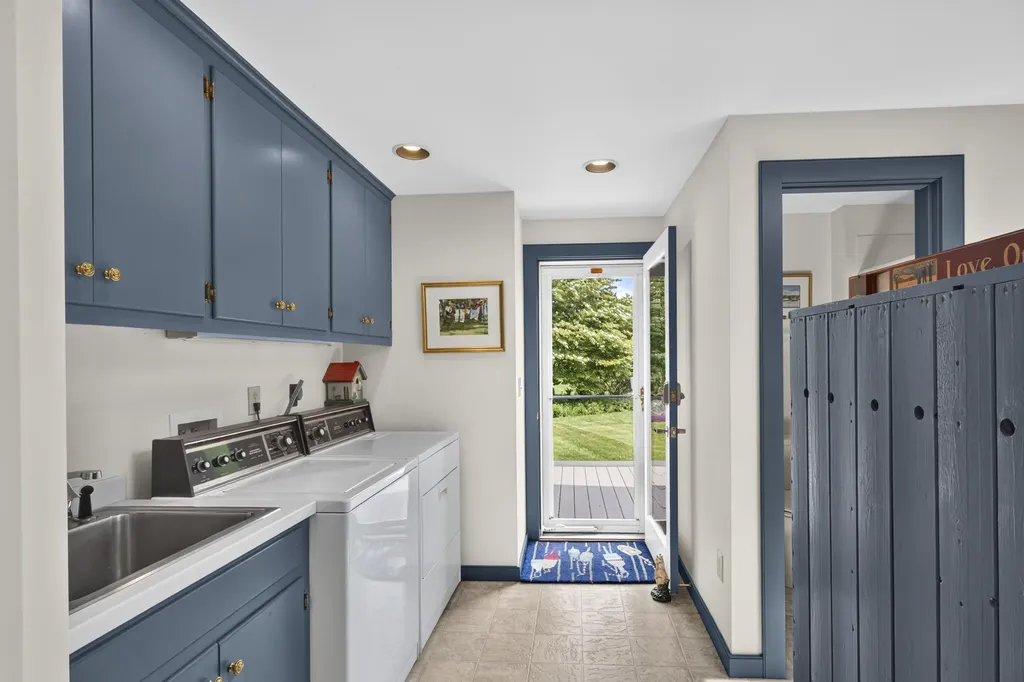 133 Western Avenue Boothbay Harbor ME 04538