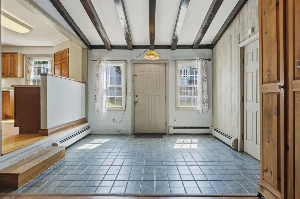 5 Pine Street Augusta ME 04330