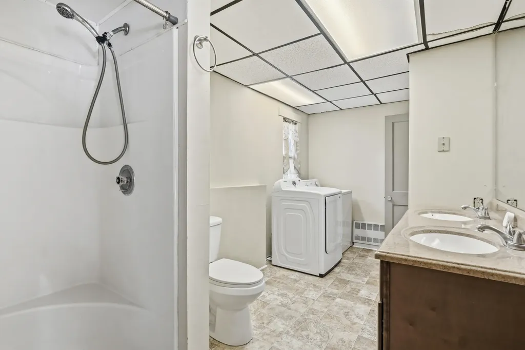 5 Pine Street Augusta ME 04330