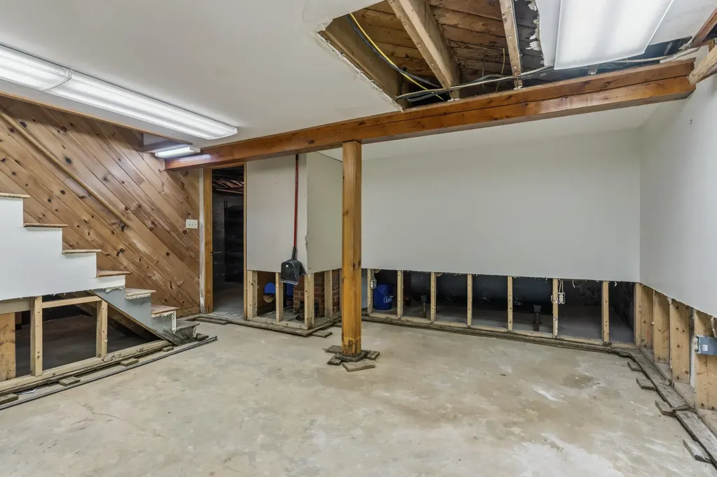 5 Pine Street Augusta ME 04330
