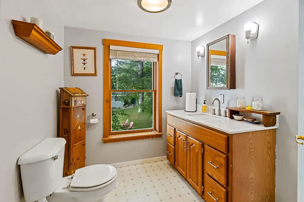 15 Spring Cove Lane Gardiner ME 04345