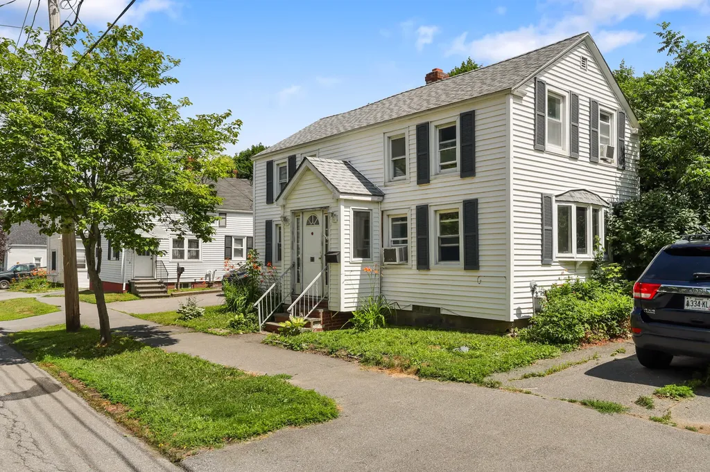 203 Grove Street Bangor ME 04401