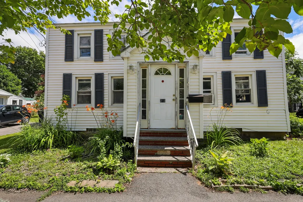 203 Grove Street Bangor ME 04401
