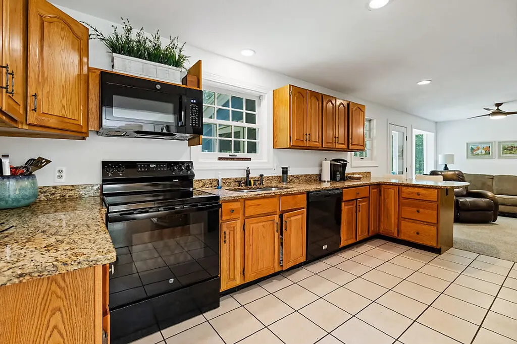 31 Pheasant Run Road Belgrade ME 04917