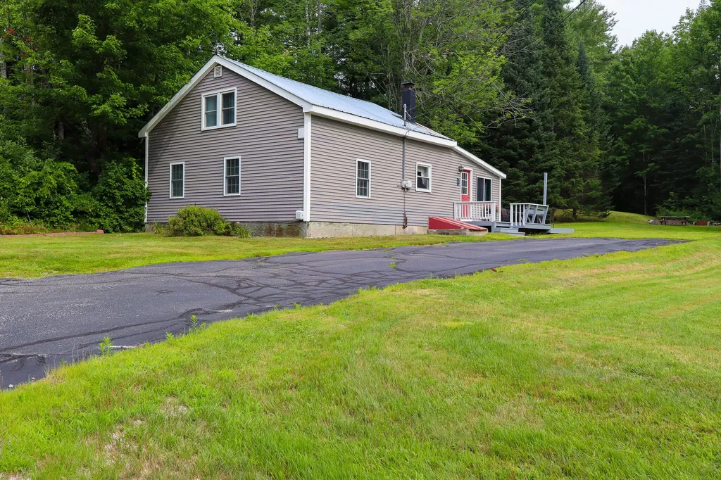 513 S High Street Bridgton ME 04009