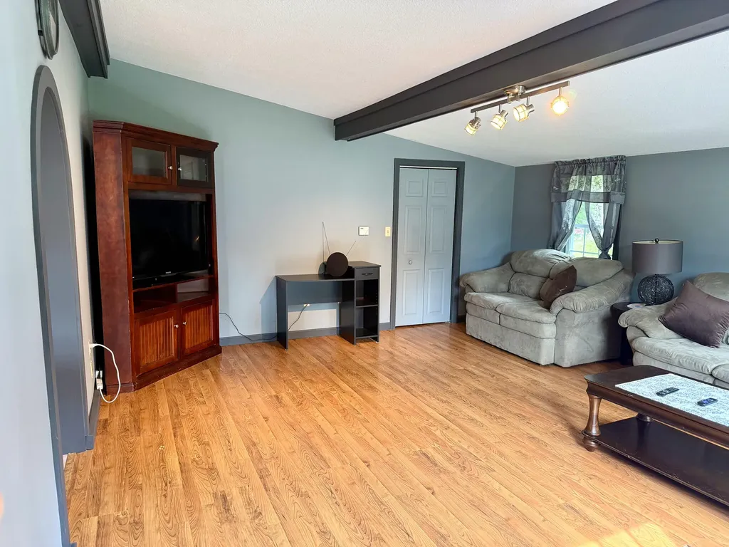 513 S High Street Bridgton ME 04009