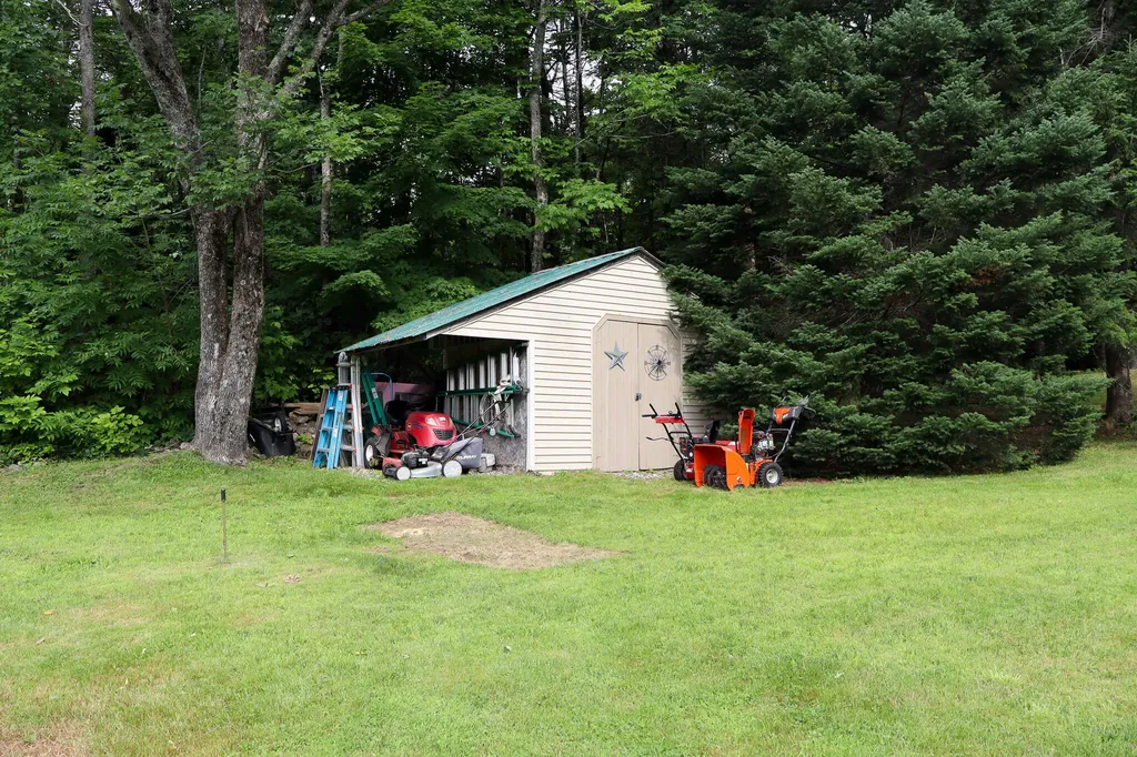 513 S High Street Bridgton ME 04009