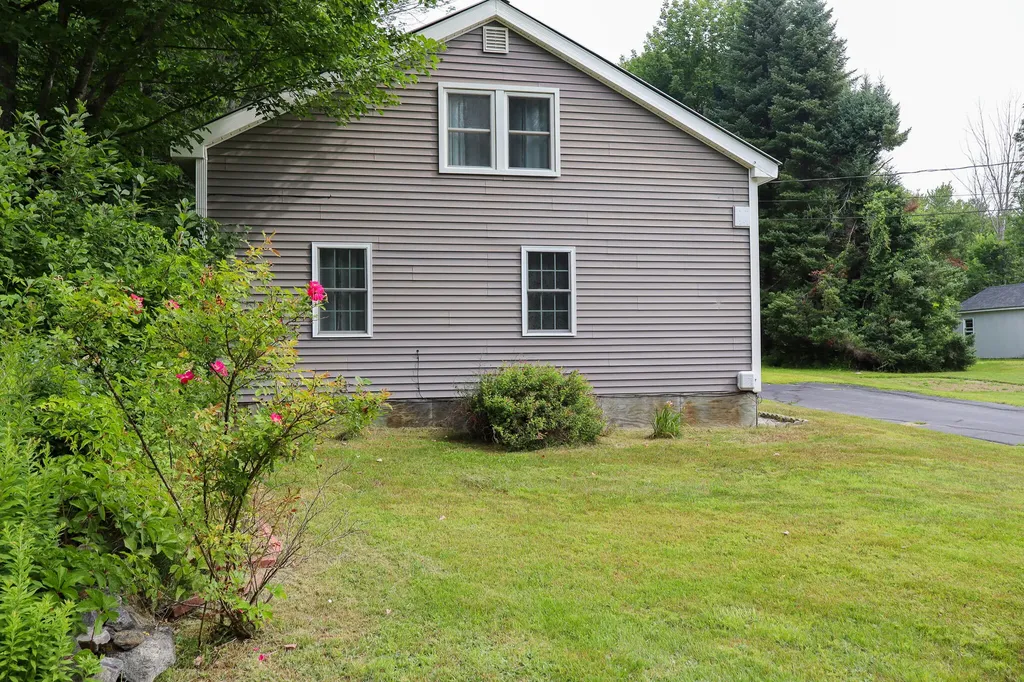 513 S High Street Bridgton ME 04009