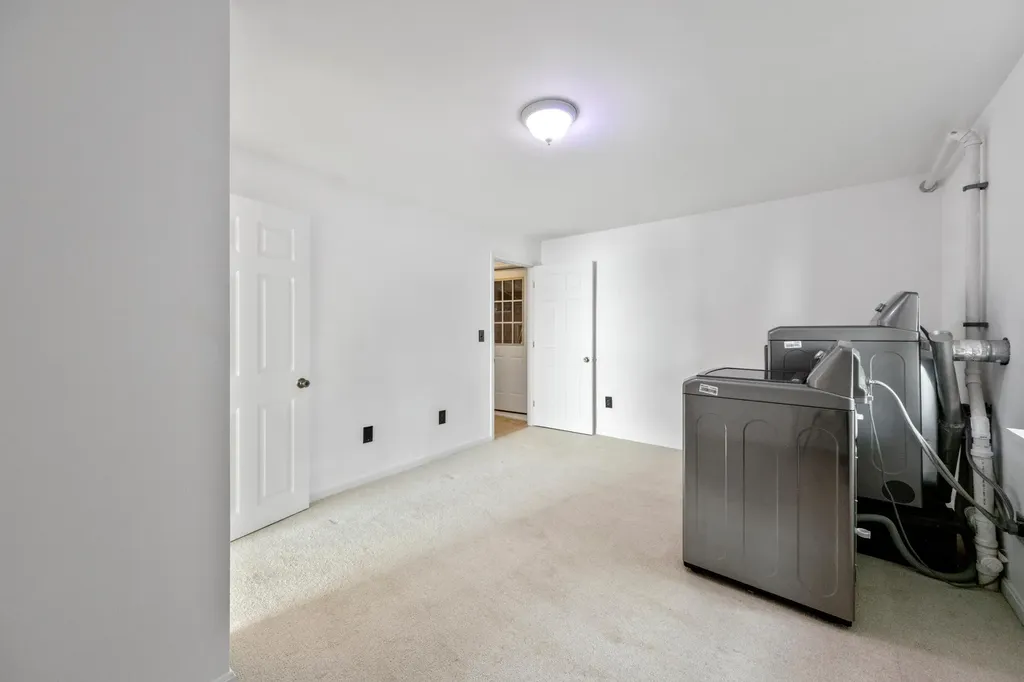 67 Mahalas Lane Owls Head ME 04854