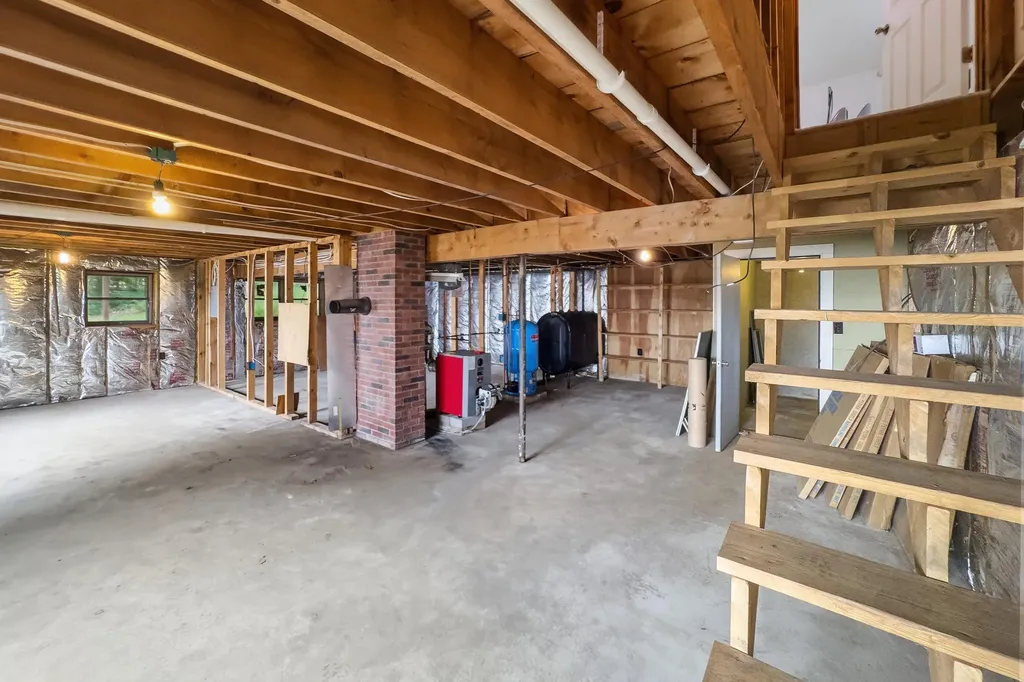 67 Mahalas Lane Owls Head ME 04854