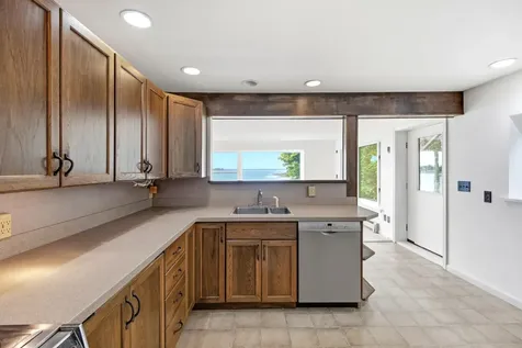 67 Mahalas Lane Owls Head ME 04854