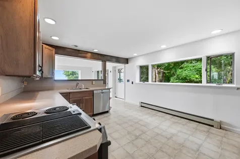67 Mahalas Lane Owls Head ME 04854