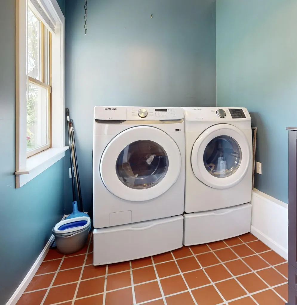 333 Old County Road Rockland ME 04841
