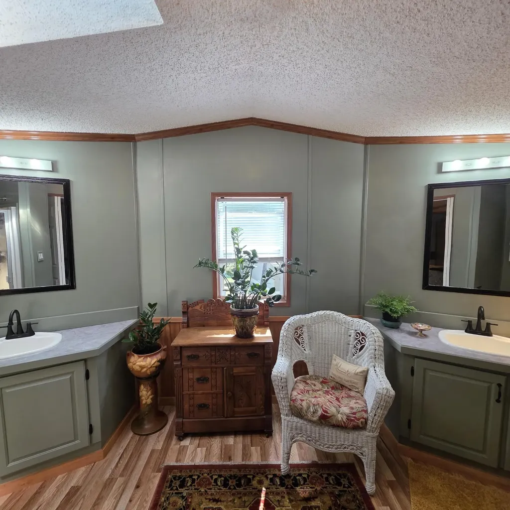 18 Hilltop Court Turner ME 04282