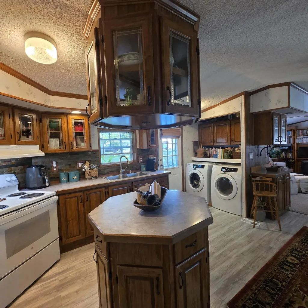 18 Hilltop Court Turner ME 04282