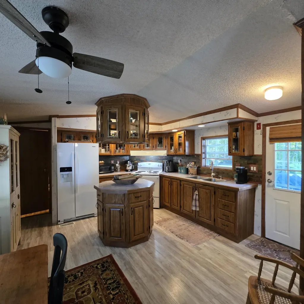 18 Hilltop Court Turner ME 04282