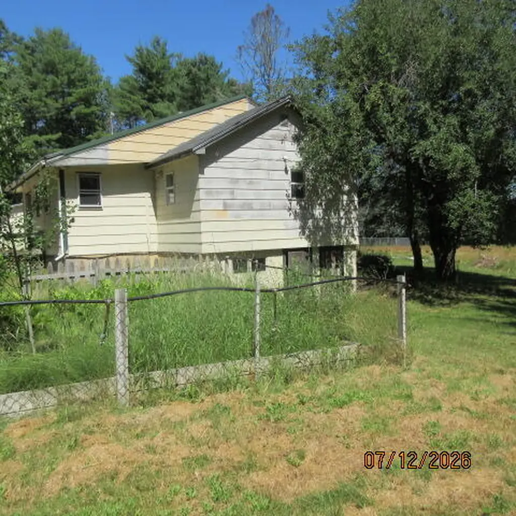 24 Currier Drive Hermon ME 04401