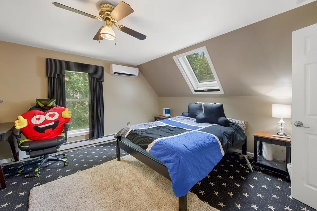 49 Falcon Lane Lamoine ME 04605