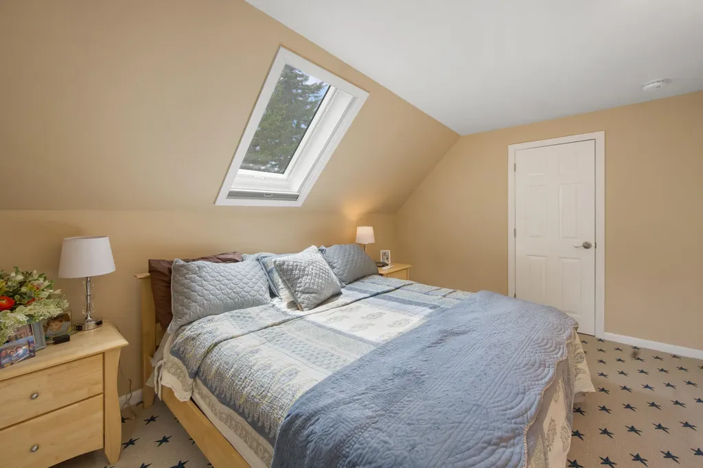 49 Falcon Lane Lamoine ME 04605