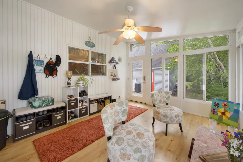 49 Falcon Lane Lamoine ME 04605