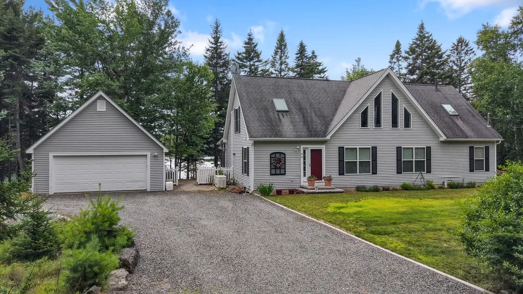 49 Falcon Lane Lamoine ME 04605