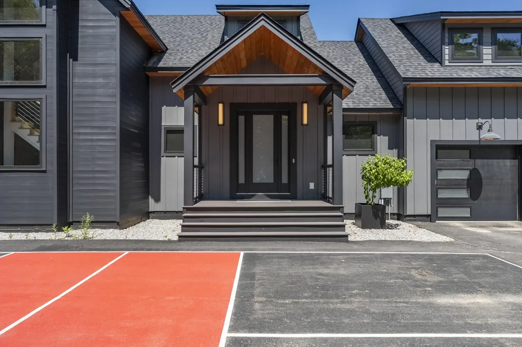 47 Tourmaline Way Newry ME 04261