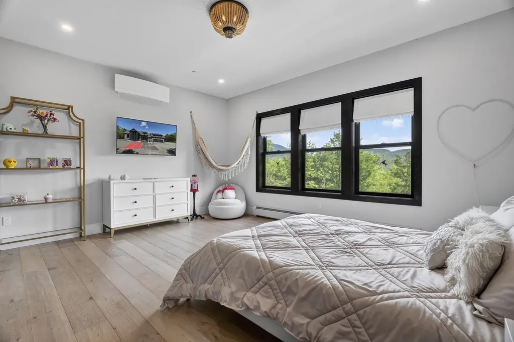 47 Tourmaline Way Newry ME 04261