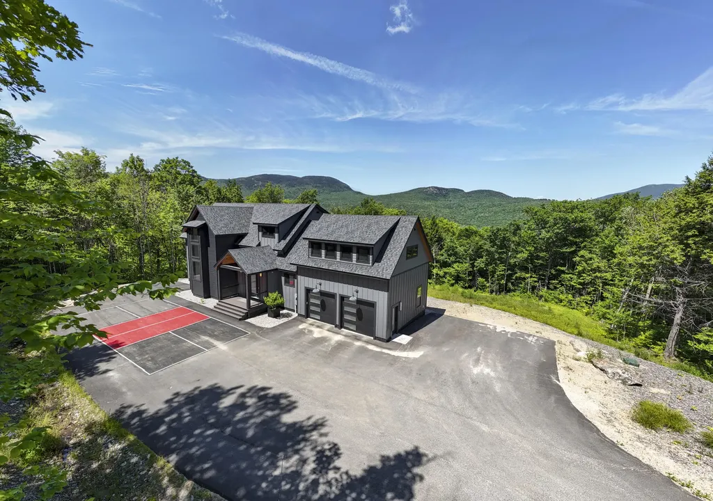 47 Tourmaline Way Newry ME 04261