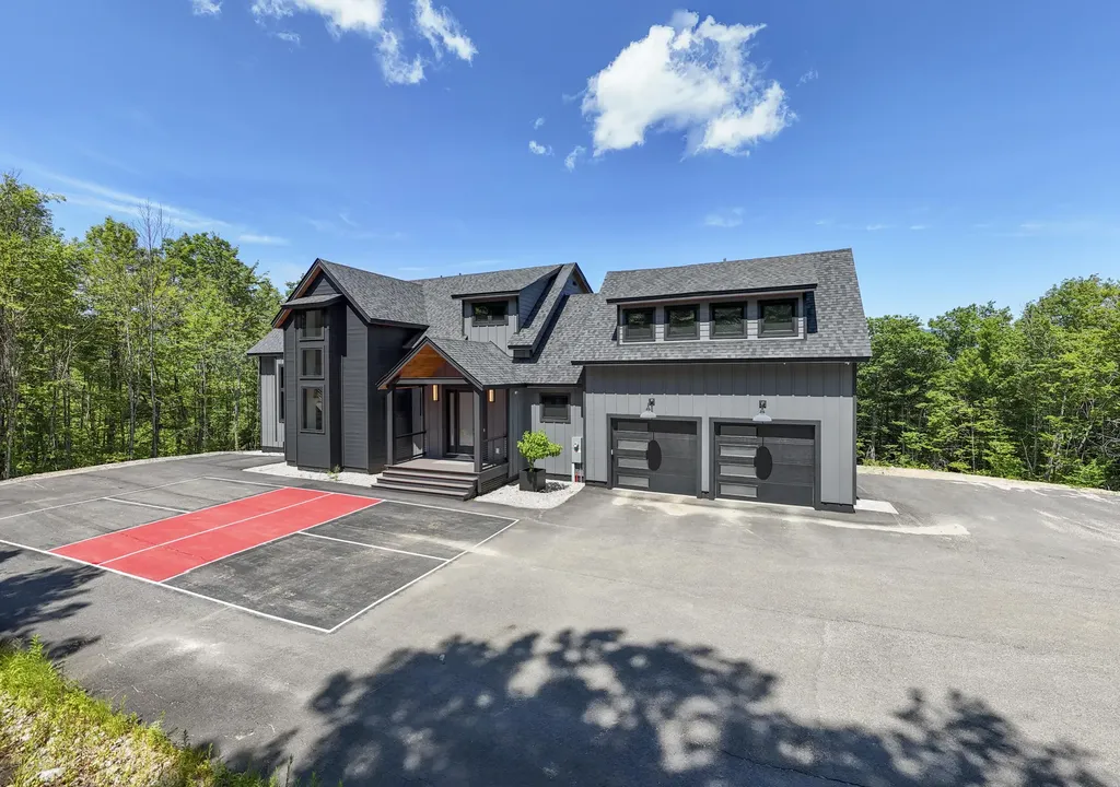 47 Tourmaline Way Newry ME 04261