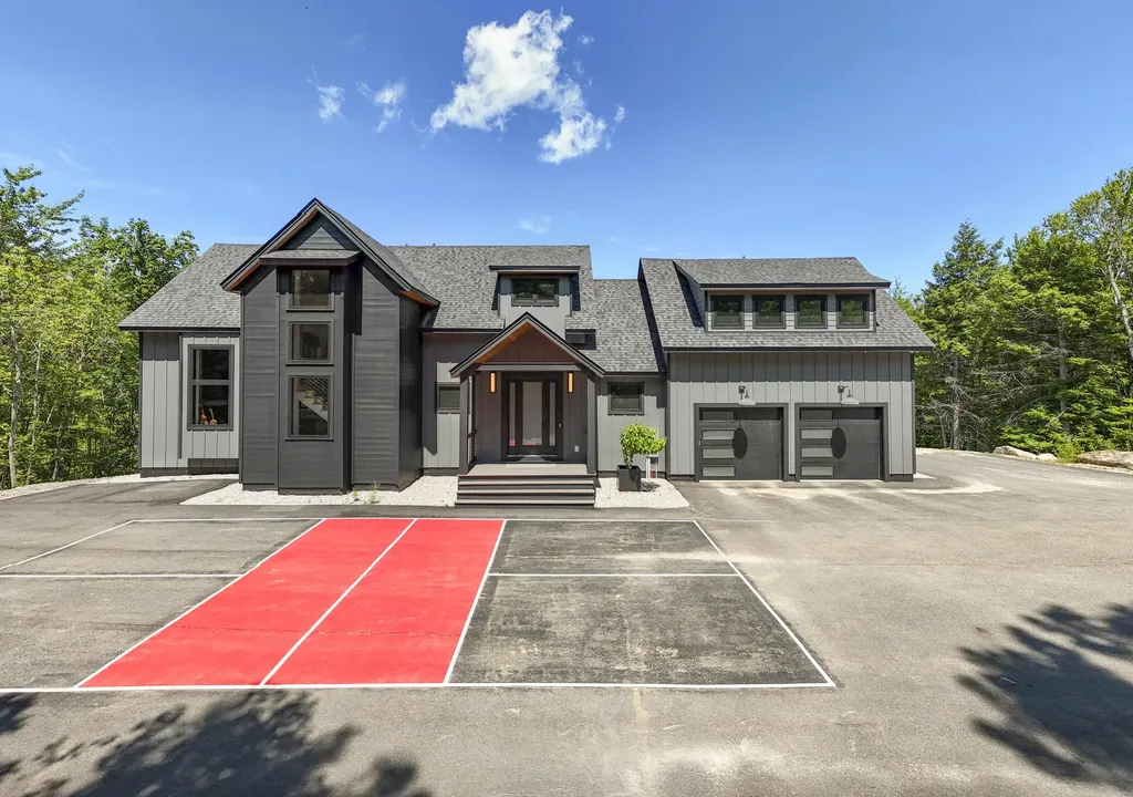 47 Tourmaline Way Newry ME 04261