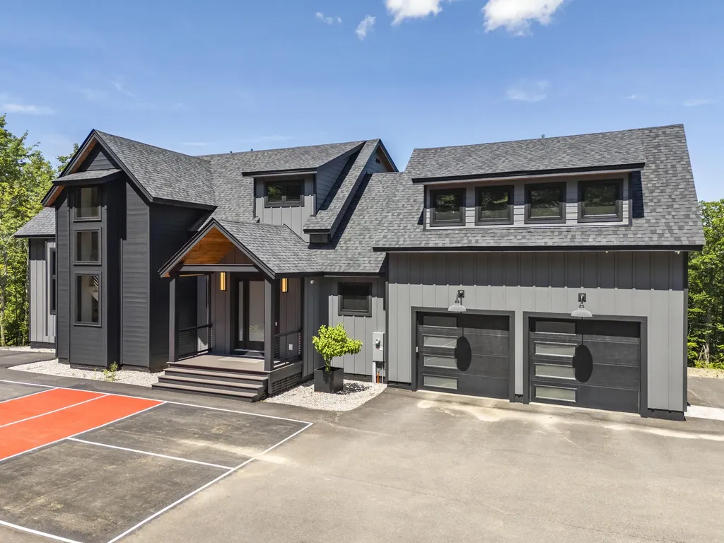 47 Tourmaline Way Newry ME 04261