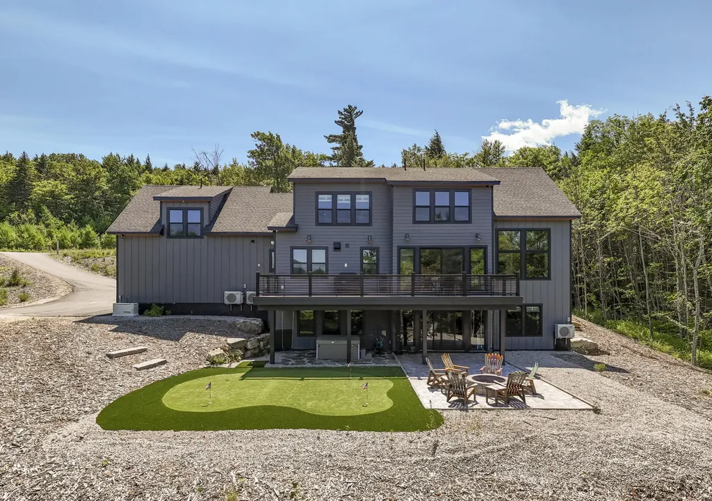 47 Tourmaline Way Newry ME 04261