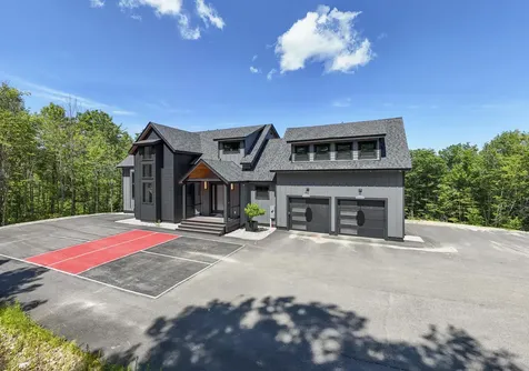 47 Tourmaline Way Newry ME 04261
