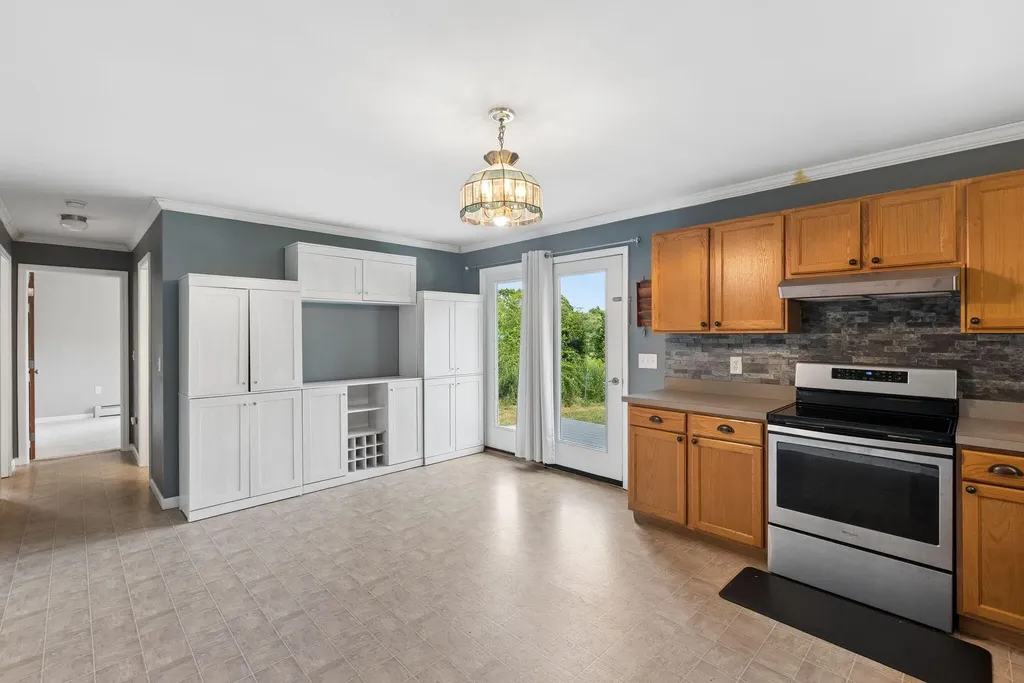 379 Waldoboro Road Friendship ME 04547