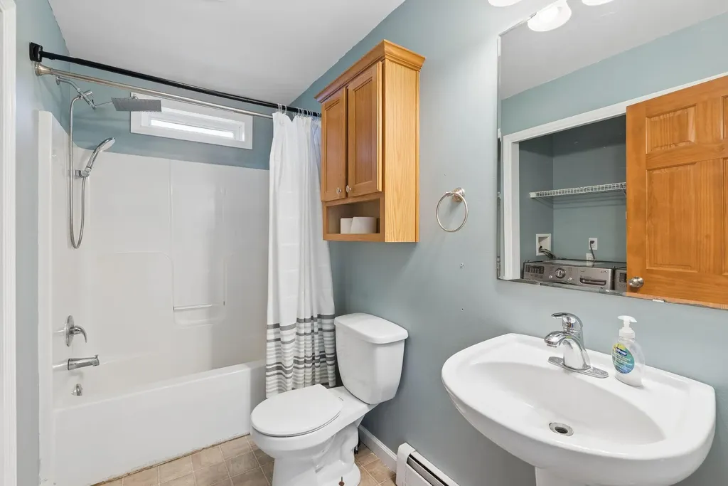 379 Waldoboro Road Friendship ME 04547