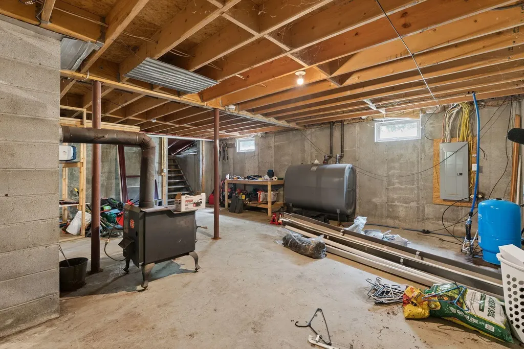 379 Waldoboro Road Friendship ME 04547