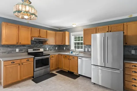 379 Waldoboro Road Friendship ME 04547