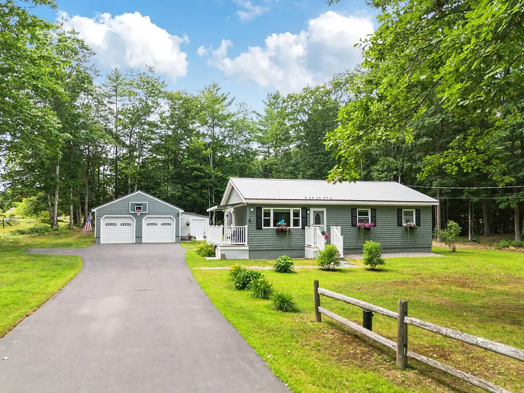 Augusta ME, 48 Sanford Road