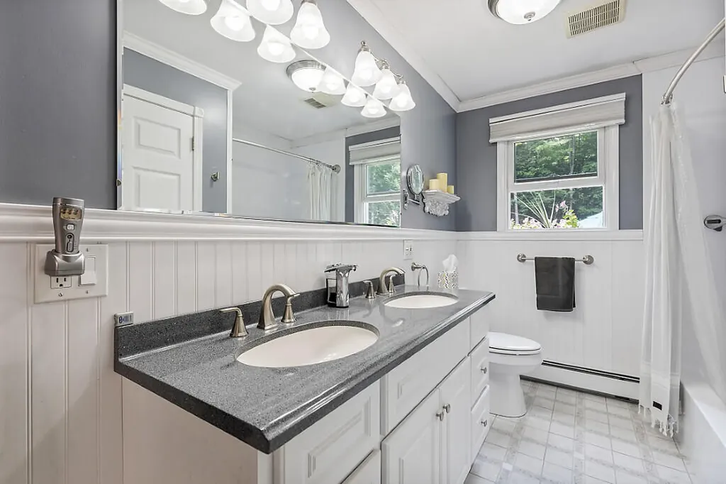 48 Sanford Road Augusta ME 04330