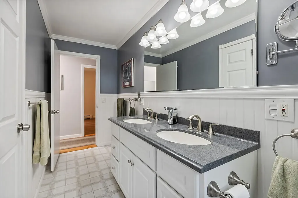 48 Sanford Road Augusta ME 04330