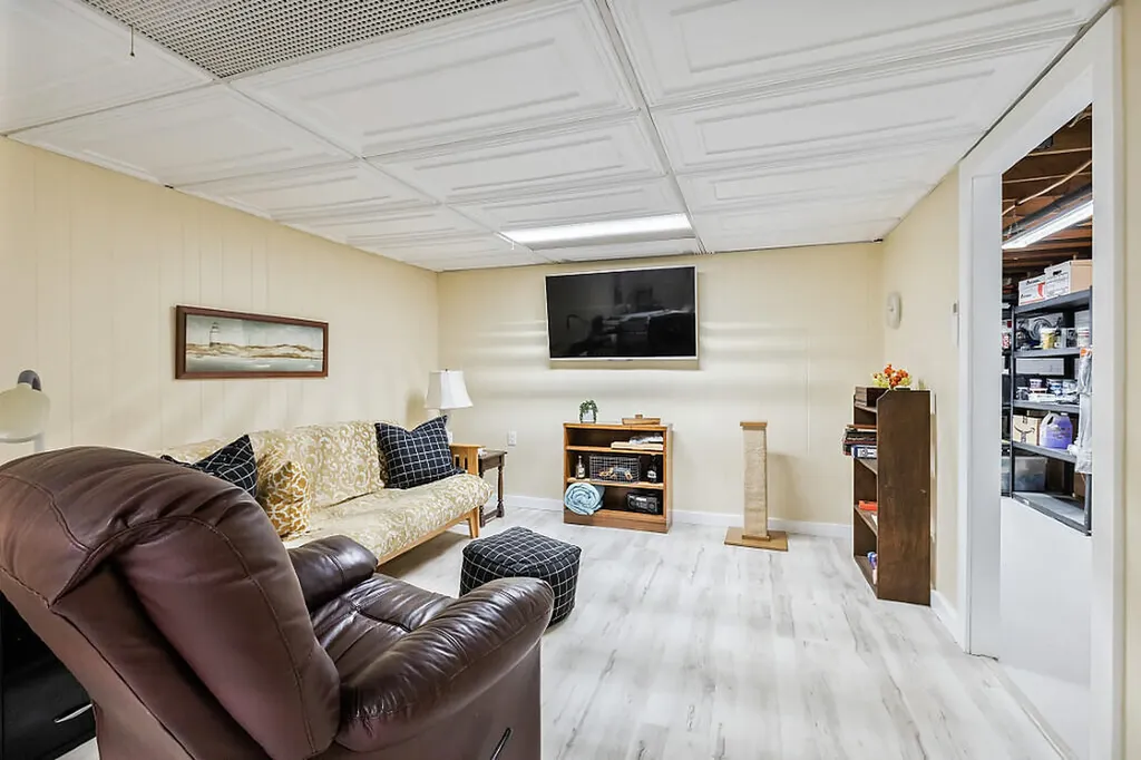 48 Sanford Road Augusta ME 04330