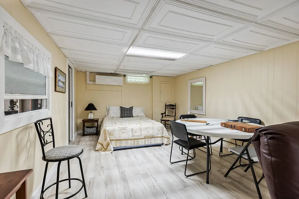 48 Sanford Road Augusta ME 04330