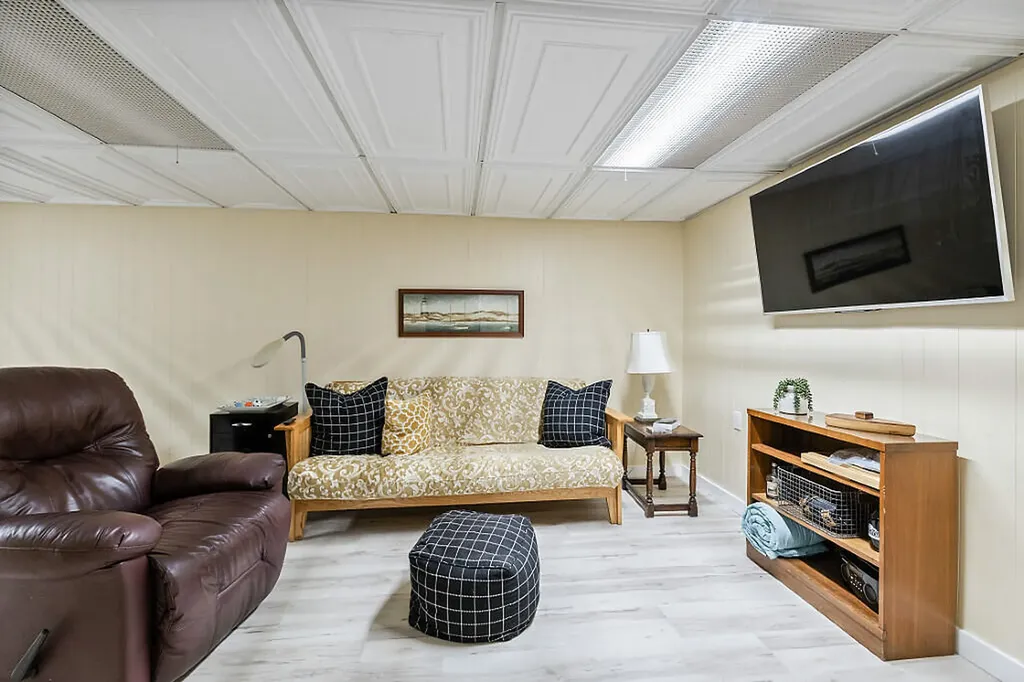 48 Sanford Road Augusta ME 04330