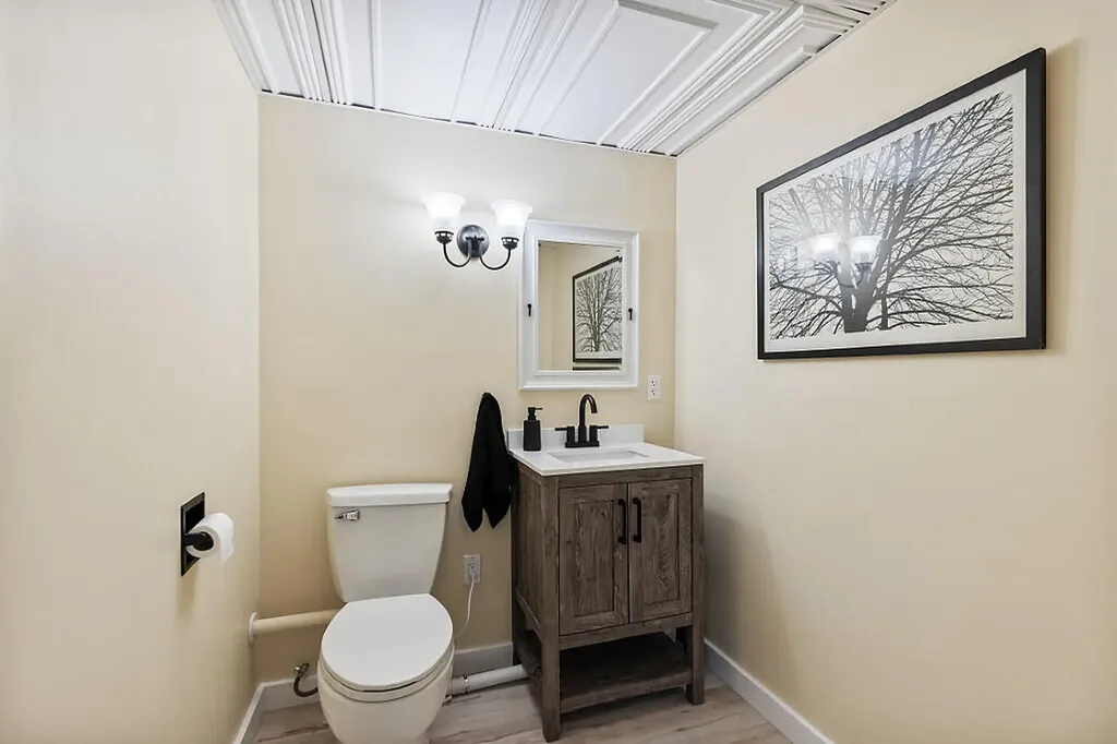 48 Sanford Road Augusta ME 04330