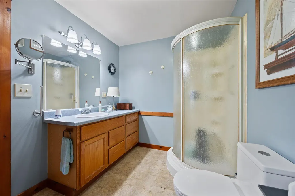 80 Levenseller Road Eddington ME 04428