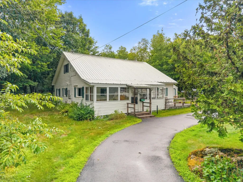 80 Levenseller Road Eddington ME 04428
