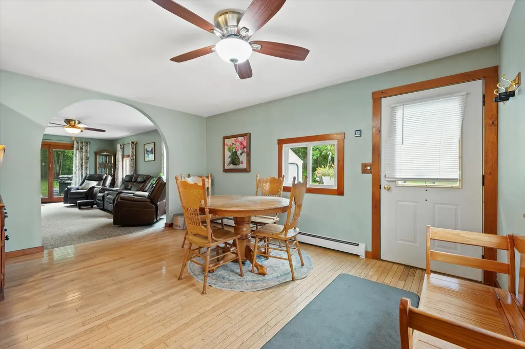 80 Levenseller Road Eddington ME 04428