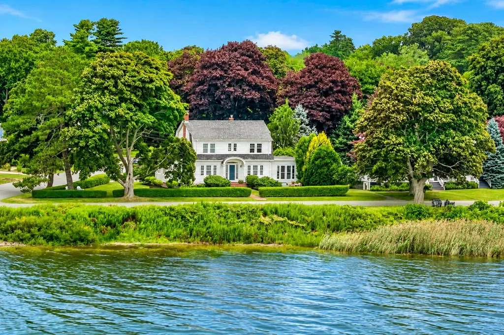 10 Bay Shore Drive Falmouth ME 04105
