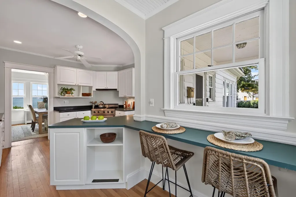 10 Bay Shore Drive Falmouth ME 04105